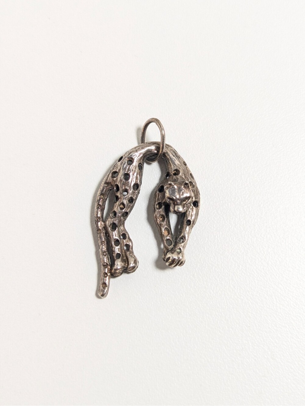 Elegant Sterling Silver 925 Chic Lying Cheetah Occasional Charm Pendant 10.40g - Picture 3 of 7